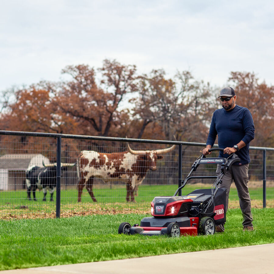 Toro® Super Recycler® – 30in Self‑Propelled Battery Lawn Mower | 60V Flex‑Force Power System®
