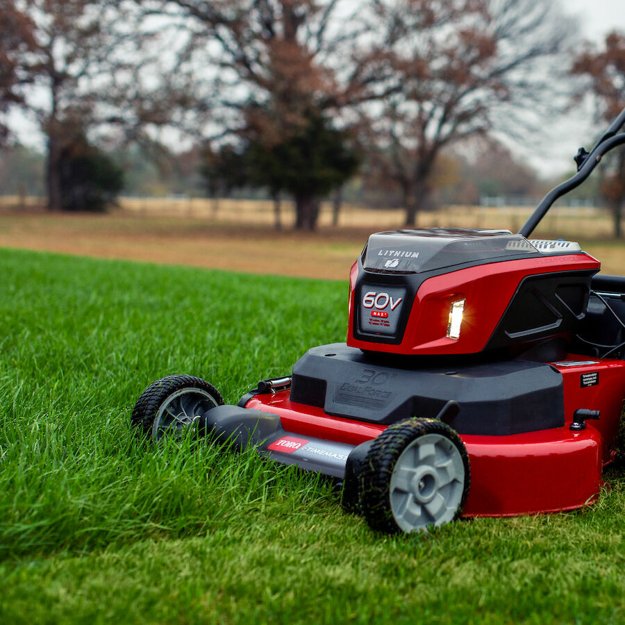 Toro® Super Recycler® – 30in Self‑Propelled Battery Lawn Mower | 60V Flex‑Force Power System®